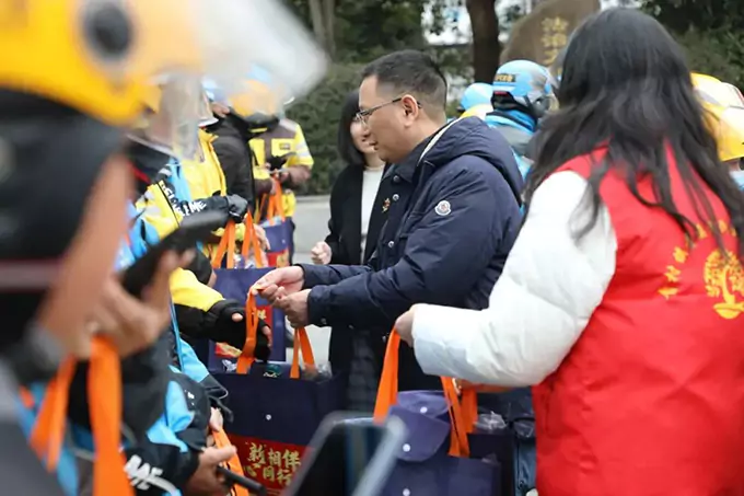 暖“新”行動心意滿滿,“騎”樂融融共迎新春