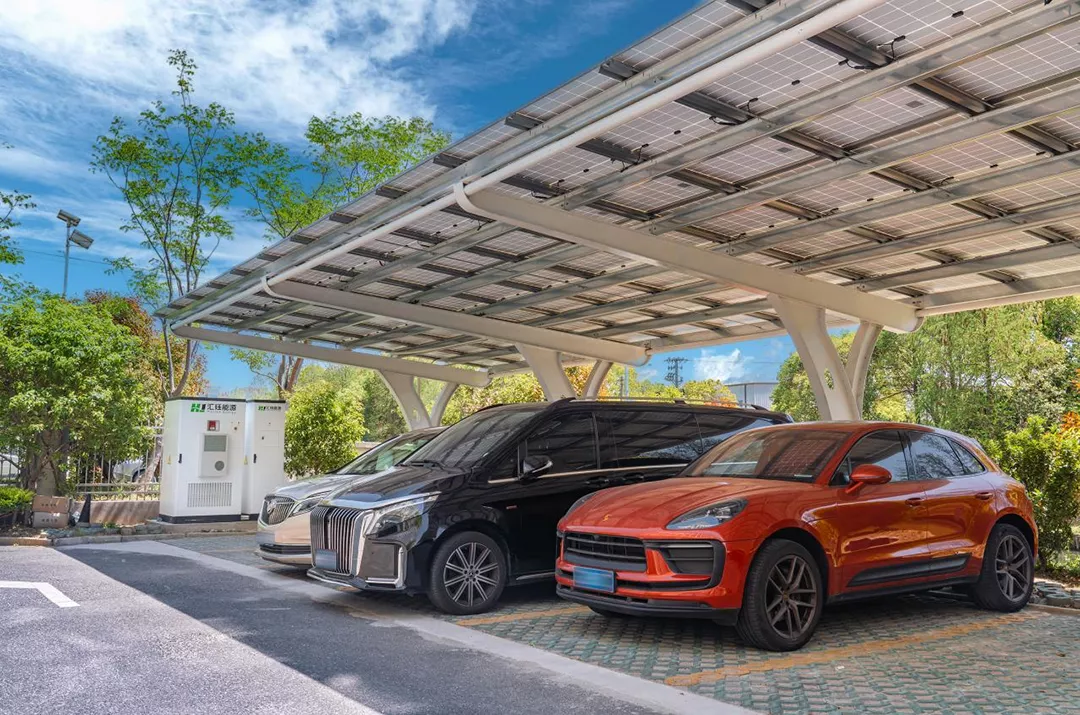 適合不同應(yīng)用場景的光伏車棚系統(tǒng)介紹