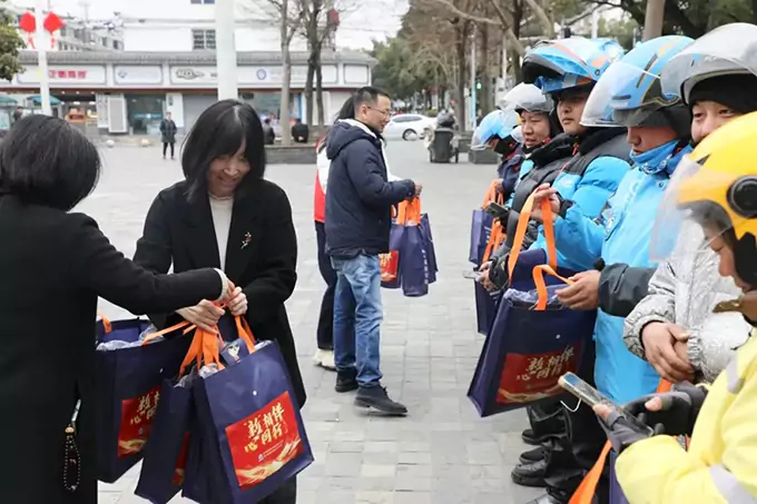 暖“新”行動心意滿滿,“騎”樂融融共迎新春